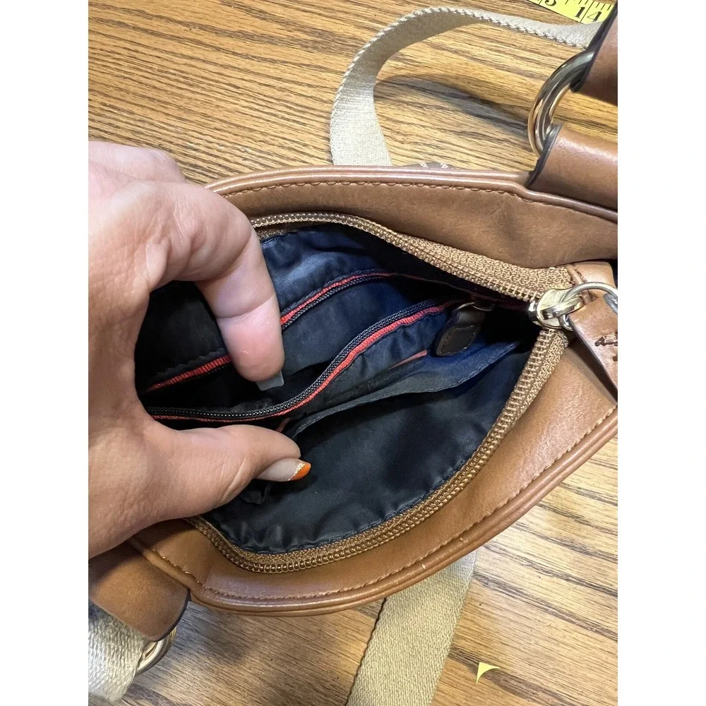 TOMMY HILFIGER CROSSBODY PURSE/BAG EUC‎
